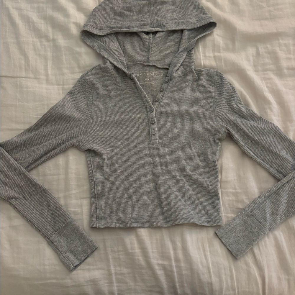 Aeropostale Heather Gray Ribbed crop top with hood